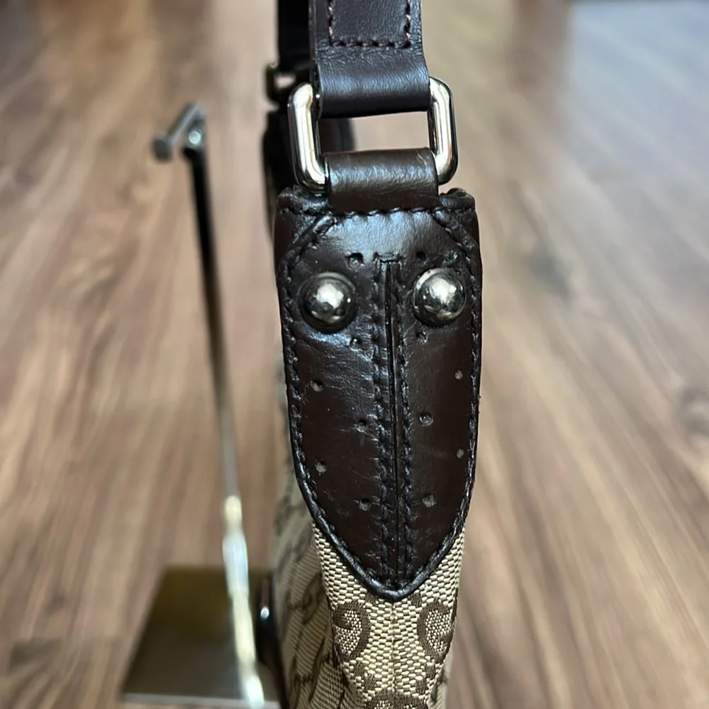 A226 - π― % authentic Gucci shoulder bag - Picture 14 of 16